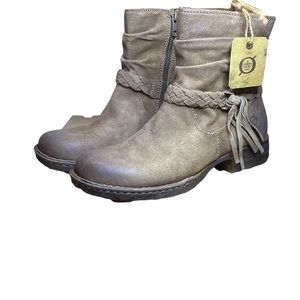 🆕 BORN ABERNATH BOOTS Taupe USA 6.5 Euro 37 style